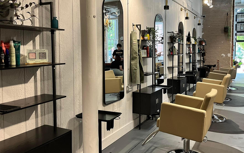Kuaför Salonlarında Hidrolik Sistemli Berber Koltuğu Avantajları
